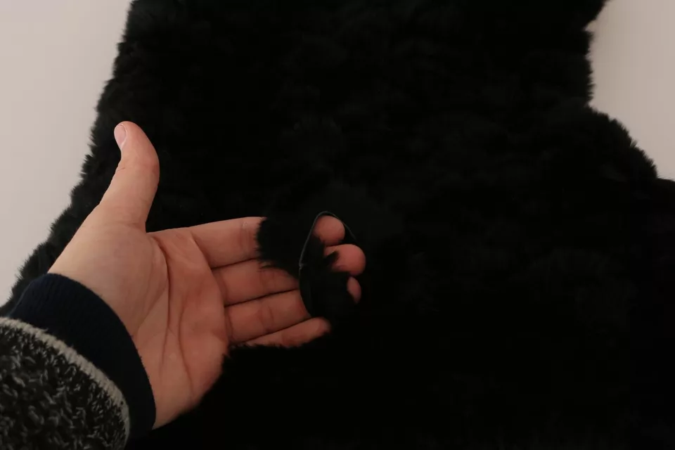 Dolce & Gabbana Black Silver Fox Fur Cashmere Hooded Scarf - Image 5