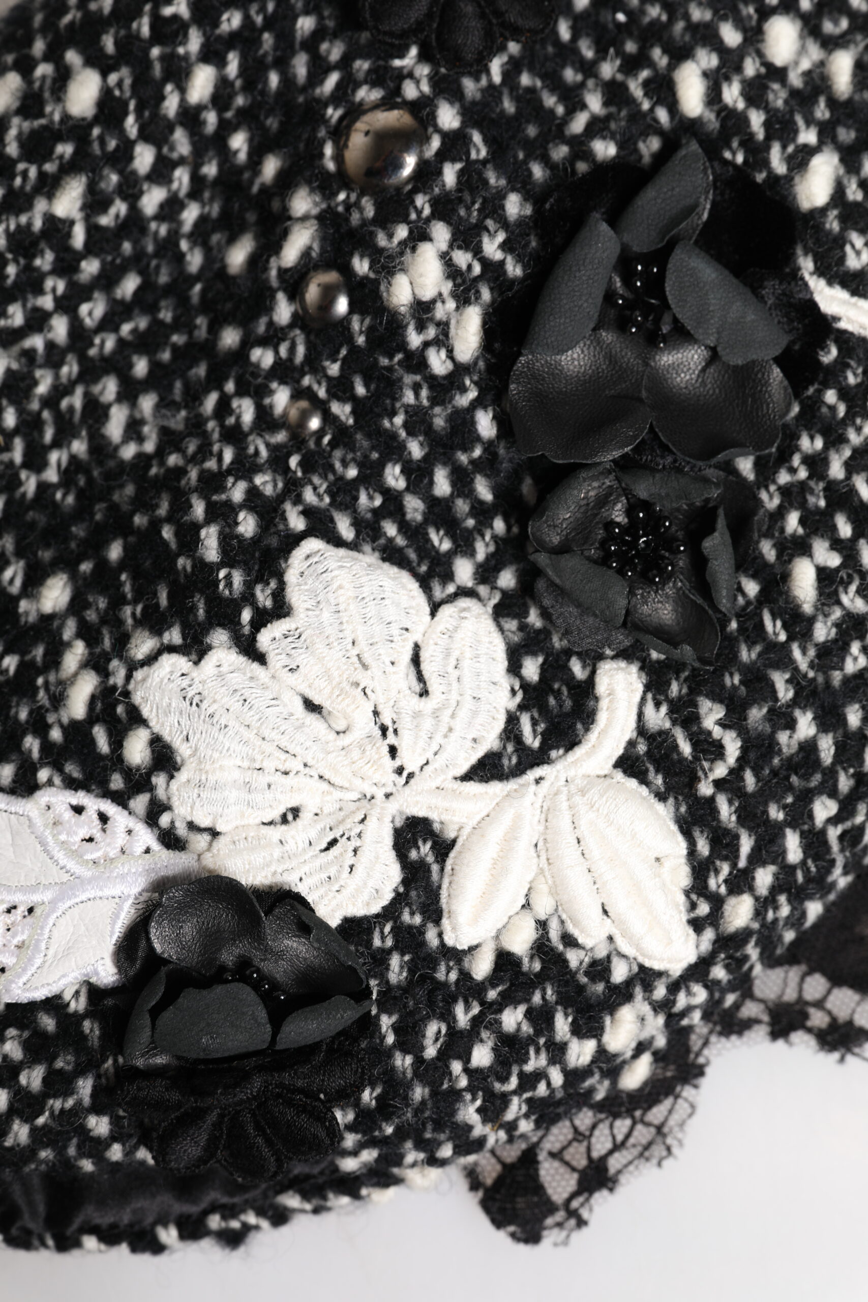 Dolce & Gabbana Black Wool White Floral Embellished Cloche Hat - Image 8