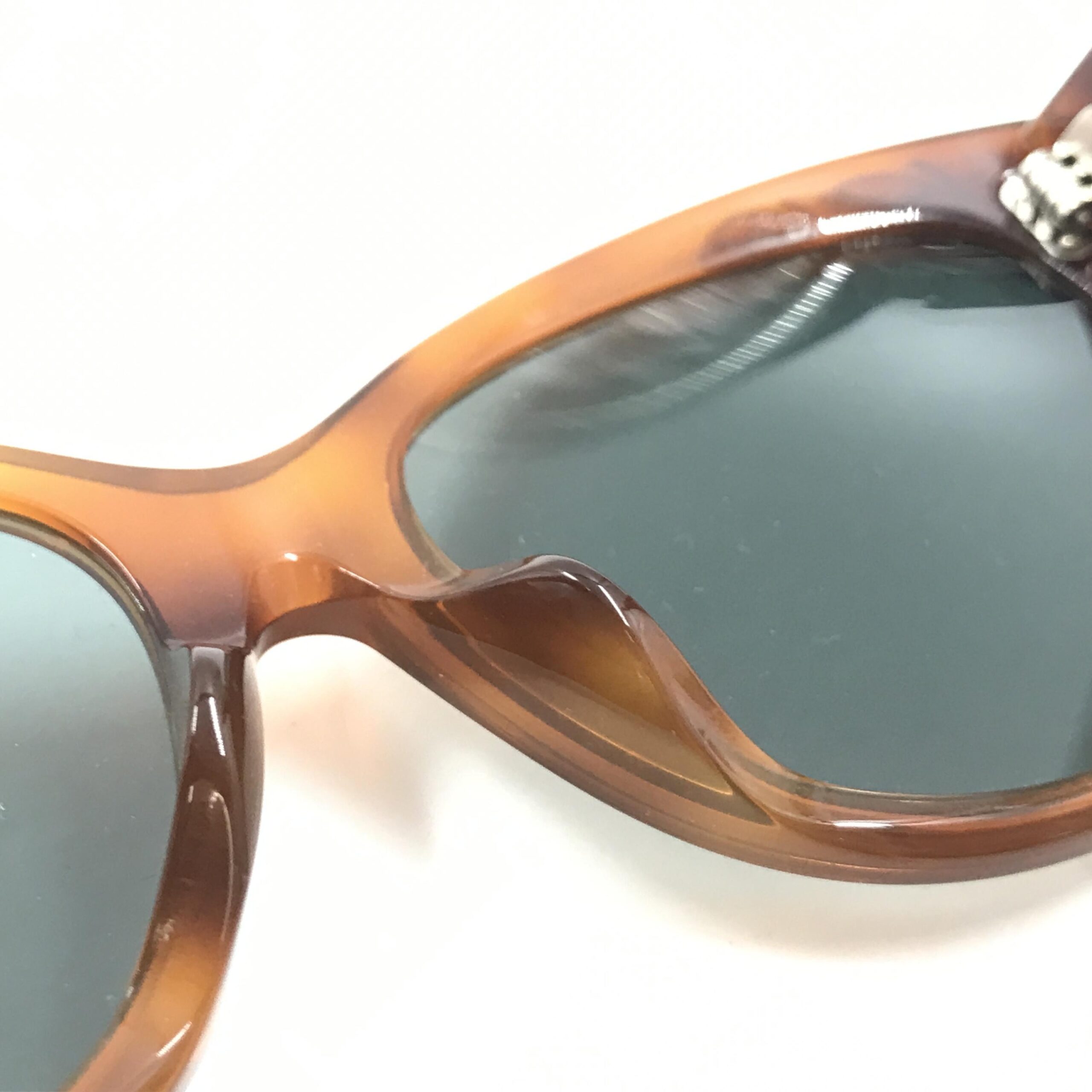 Gucci Cat Eye Sunglasses With Tortoise Shell - Image 7