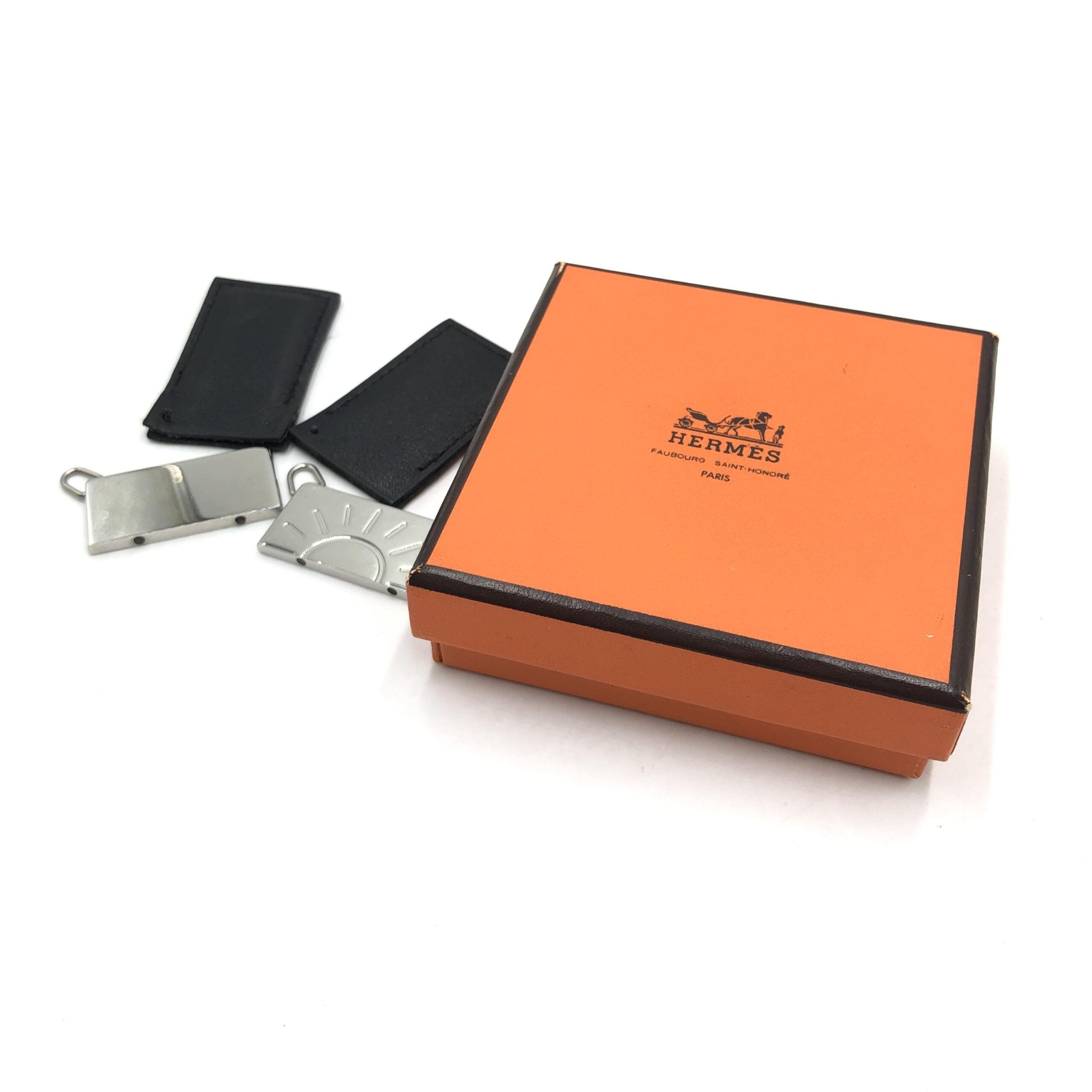 Hermès Silver Tone Half Sun Pendant Set - Image 4