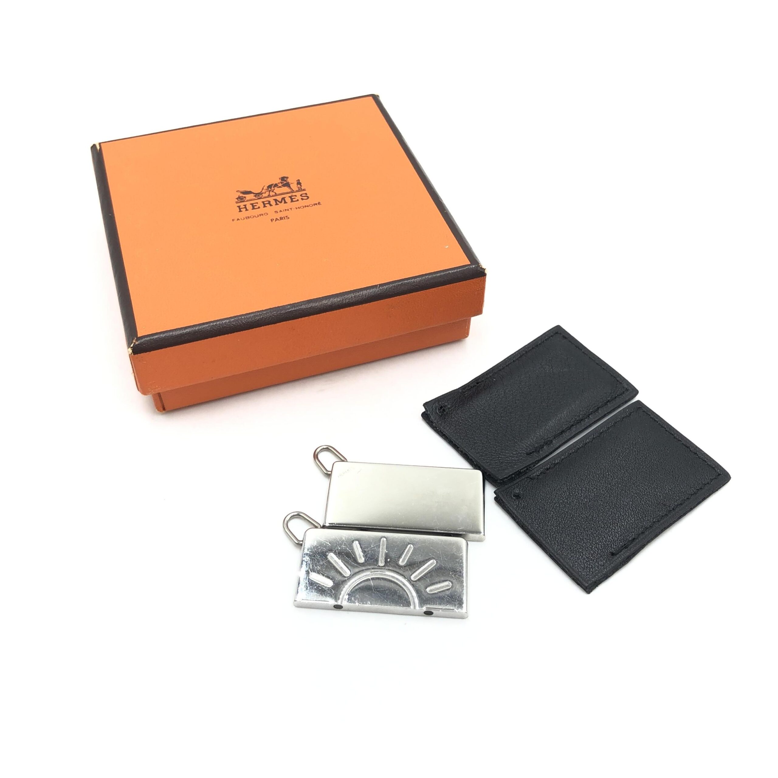 Hermès Silver Tone Half Sun Pendant Set - Image 6