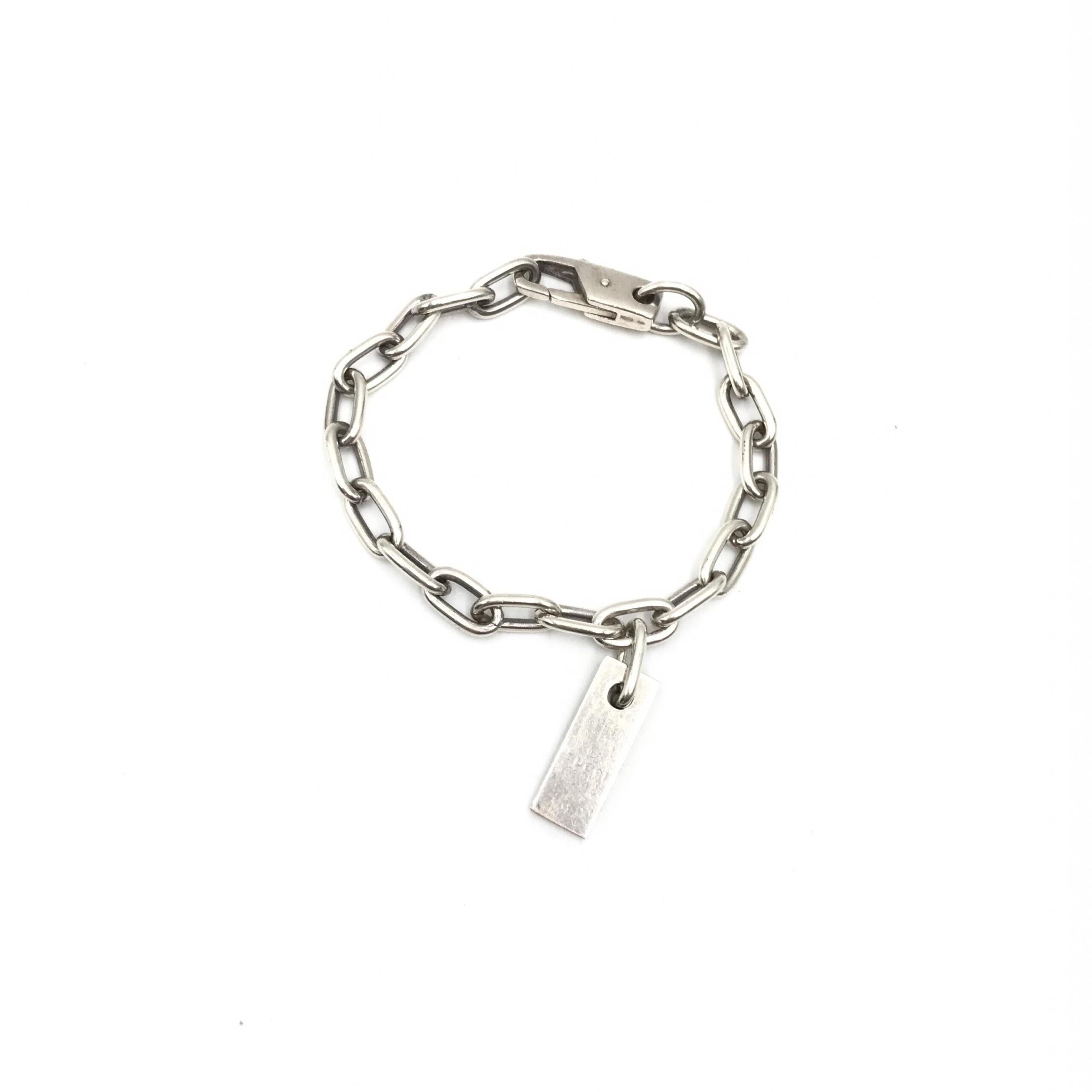 Gucci Sterling Silver Logo Plate Chain Bracelet - Image 7
