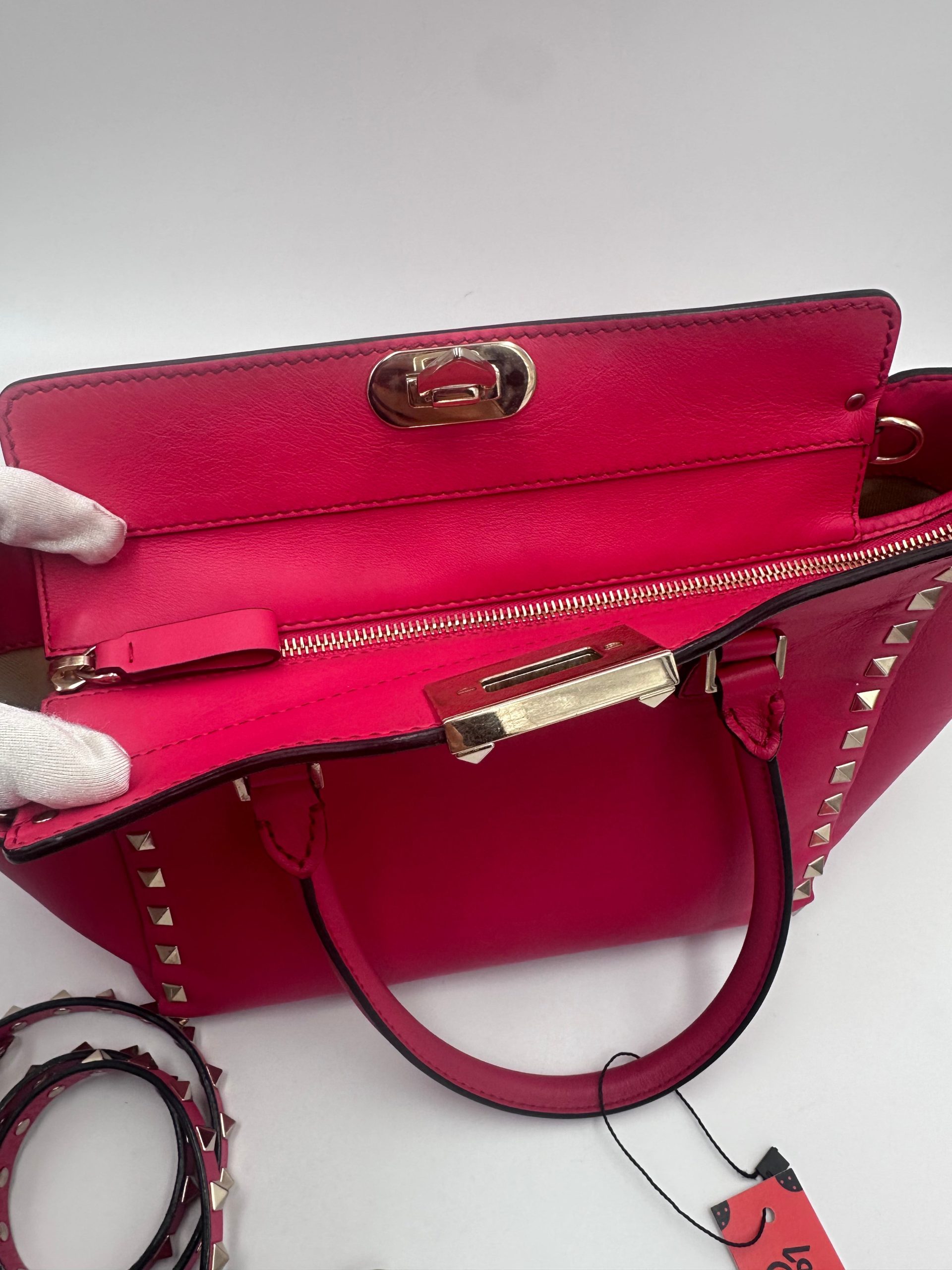Valentino Garavani VALENTINO GARAVANI Rockstud Medium Pink Handbag - Image 6