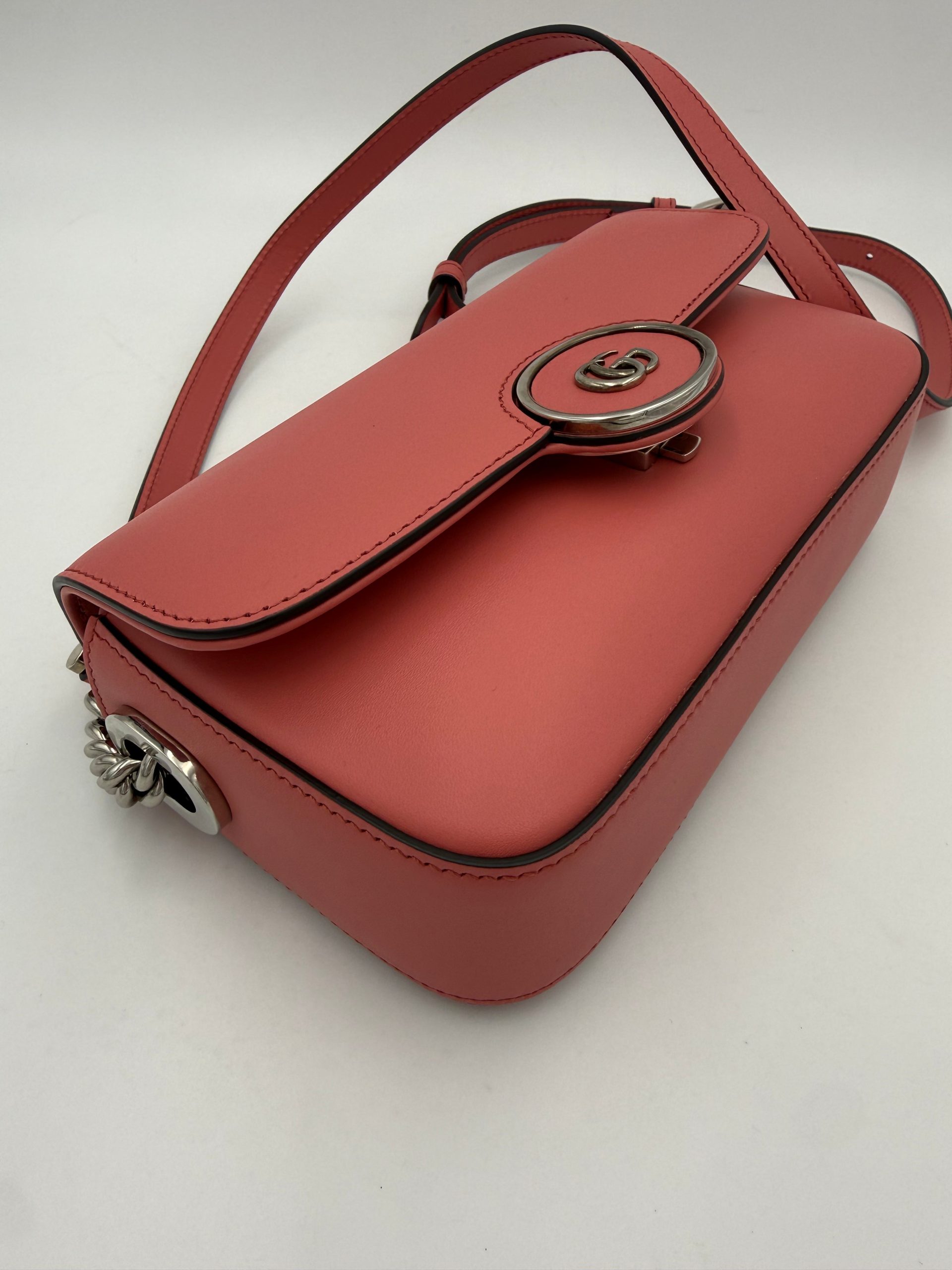 Gucci GUCCI GG Marmont in Leather Shoulder Bag - Image 4