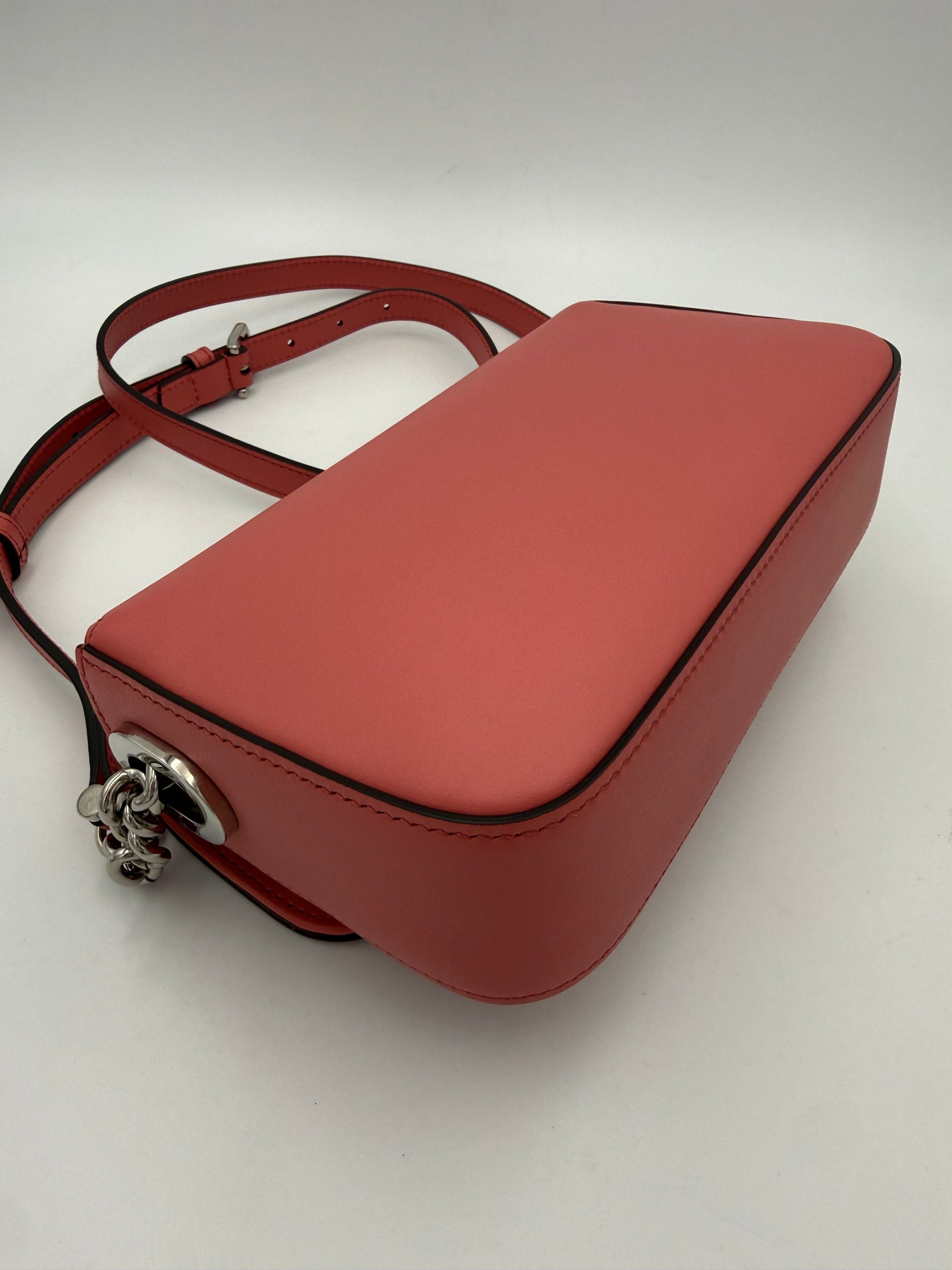 Gucci GUCCI GG Marmont in Leather Shoulder Bag - Image 8